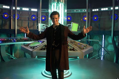 'Doctor Who' Tardis: Matt Smith Poses Inside The New Time Machine (PICTURE) | HuffPost UK