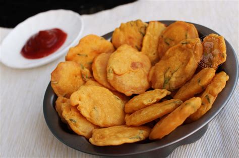 POTATO RECIPES - POTATO PAKODA / PAKORA RECIPE / SPICY SNACK