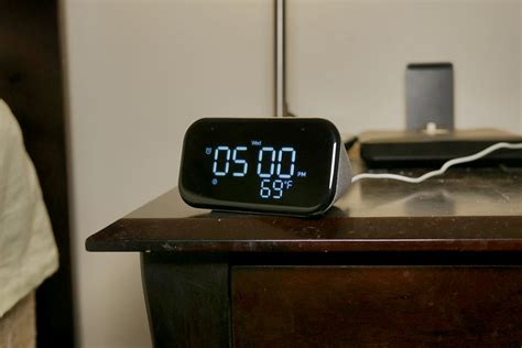 Lenovo Smart Clock Essential Review: Tech meets nostalgia | Digital Trends