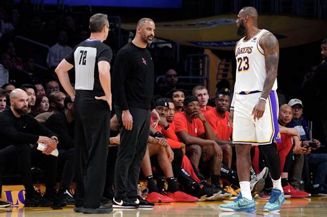 Rockets' Ime Udoka clashes with LeBron James on sidelines