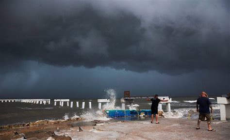 Watch how Sanibel and Fort Myers Beach look as Hurricane Idalia gets ...