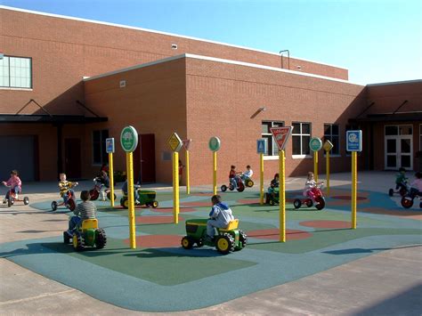 Bridgeport Elementary - Claycomb Associates, Architects