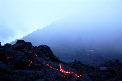 Climbing Pacaya Volcano - Day Trip from Antigua, Guatemala