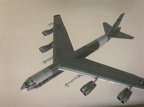 B-52 H Strata Fortress SAC/TACT -- Plastic Model Airplane Kit -- 1/144 ...