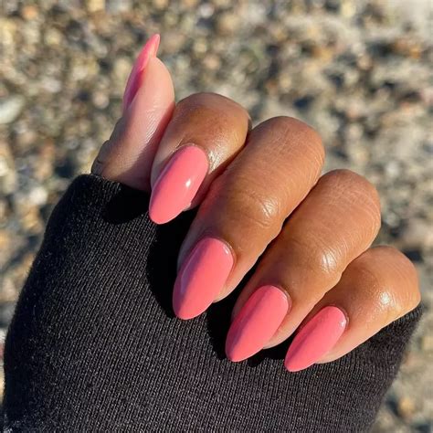 21 Nail Colors for Dark Skin That Look Flattering - MorningKo | Dark ...