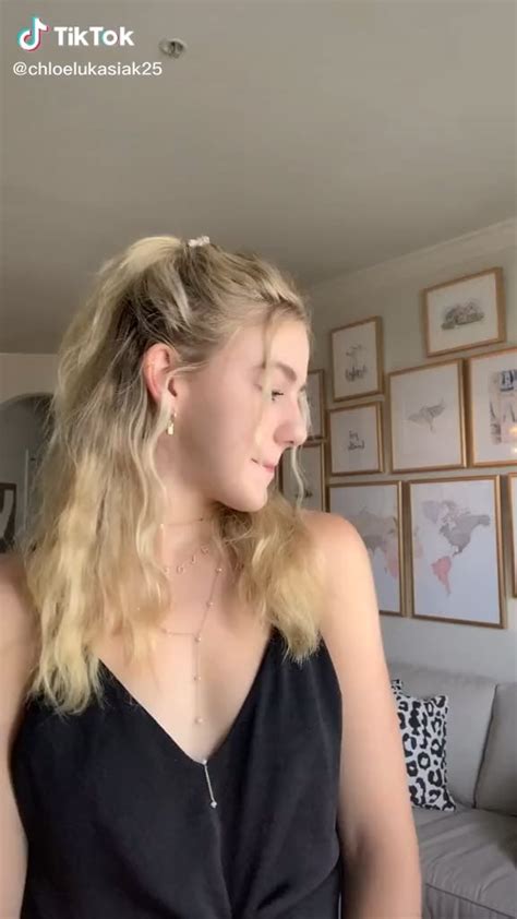 Chloe posted this on TikTok recently : r/ChloeLukasiak