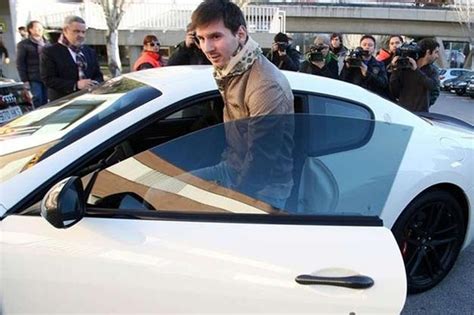 Increíble: así es parte de la colección de autos de Lionel Messi