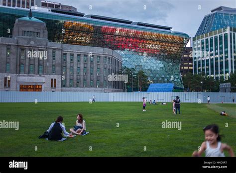 Seoul City Hall, in Seoul plaza, Seoul, South Korea Stock Photo - Alamy