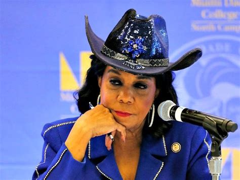 Democratic Rep. Frederica Wilson 4th Lawmaker to Boycott Trump's State ...