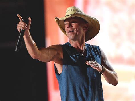 Kenny Chesney Wife: Is Kenny Chesney married? - ABTC