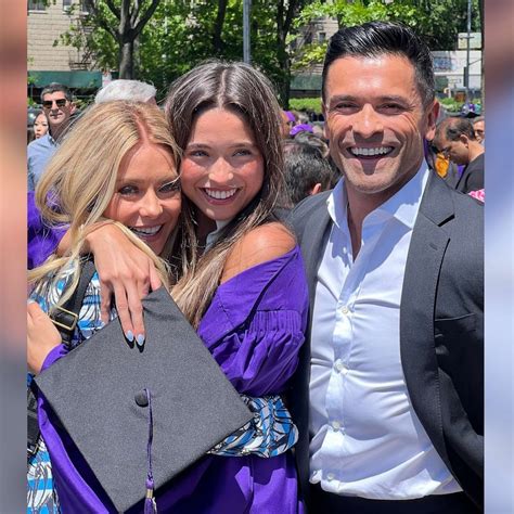 Kelly Ripa, Mark Consuelos celebrate daughter Lola's college graduation ...