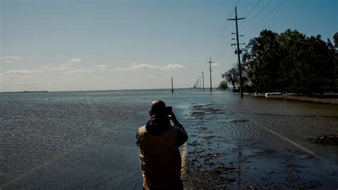 Tulare Lake Returned in the Central Valley After California Storms - The New York Times