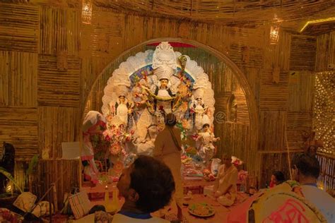 Priest Worshipping Goddess Durga, Durga Aarti - Hindu Ritual Editorial Image - Image of festival ...