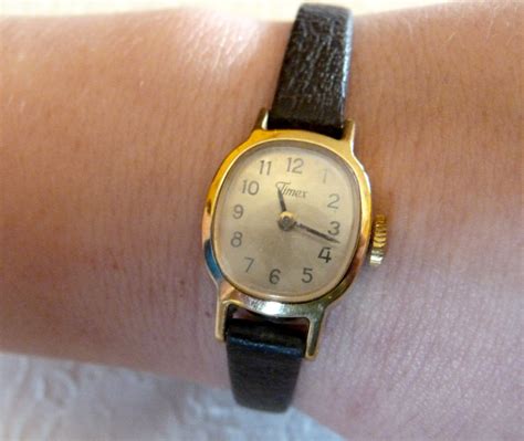 Vintage Timex Ladies Watch Wind Up Brown Leather Strap Gold