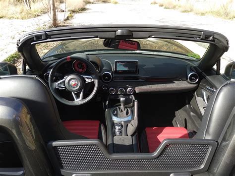 TestDrive - Abarth 124 Spider roadster italiano de grandes sensaciones