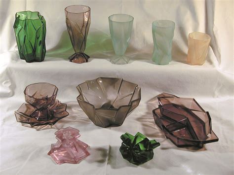 Art Deco Glass of the United States