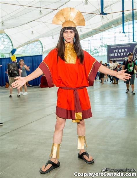 Emperor Kuzco from Emperor's New Groove at SDCC 2014 Halloween Rules, Family Halloween Costumes ...