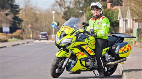 Blood bikers: The volunteer motorcyclists who help the NHS - BBC News