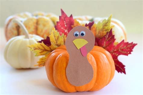 Turkey Pumpkin Craft - MomTrends