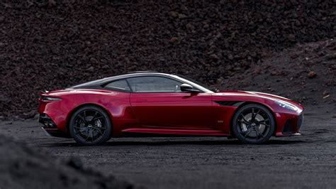 Behold: the new 715bhp Aston Martin DBS Superleggera | Top Gear