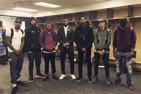 Kevin Love Finally Makes It into a Cleveland Cavaliers Group Photo ...