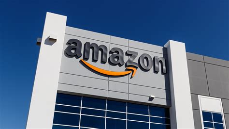 Amazon wants to use vacant mall stores as fulfillment centers: Rpt [Video]