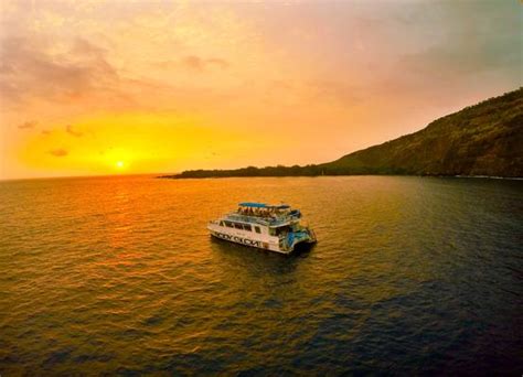 Hawaii Sunset Dinner Cruise | Historical Big Island Cruise to Captain Cook