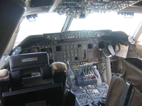 Cockpit of Lufthansa 747-230 | Cockpit, Flight deck, Small aircraft