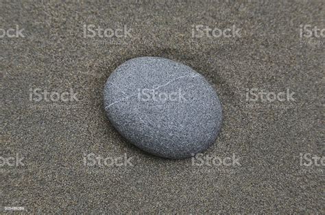 Single Pebble Stock Photo - Download Image Now - Alternative Therapy, Balance, Beach - iStock