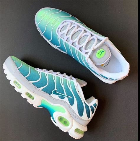 Unreleased samples Limited sizes available. Nike Airmax Plus 'Ghost Green' FOR A...-#airmaxkicks ...