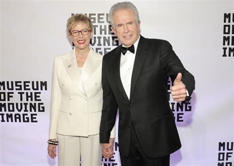 Warren Beatty boasts about marriage to Annette Bening - CBS News