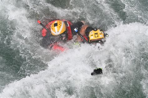 DVIDS - Images - Coast Guard conducts rescue swimmer training off west ...