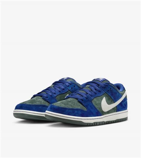 Nike SB Dunk Low Pro 'Deep Royal Blue and Vintage Green' (HF3704-400 ...