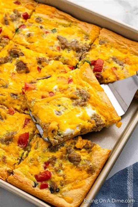 Crescent Roll Breakfast Pizza - Eating on a Dime