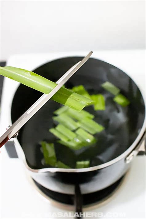 Lemongrass Tea Recipe with Fresh or Dried Leaves