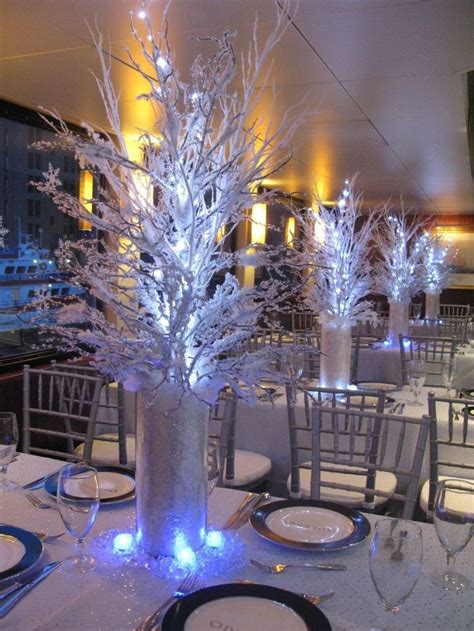 32 Awesome Winter Wonderland Party Decorations Ideas - MAGZHOUSE