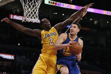 Lakers' win streak ends with a thud against the Golden State Warriors ...