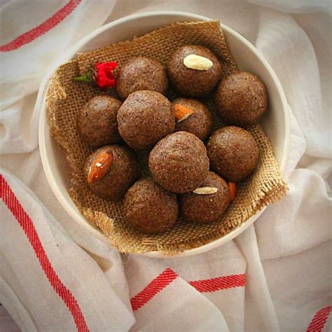 Flax Seed Ladoo (with jaggery) - Madhu's Everyday Indian