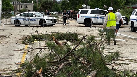 Slidell officer's bodycam shows chaotic rescue scene after EF-2 tornado | Fox Weather