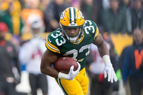 Aaron Jones Knee Injury - Will the packers be able to earn a victory in ...