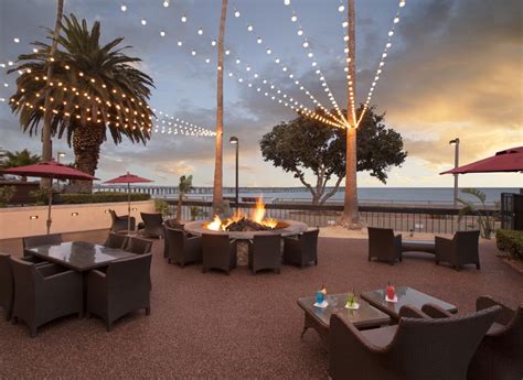 Aqua Beach Front Bar, Ventura, CA - California Beaches