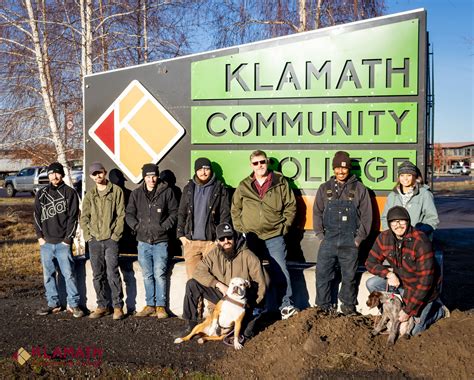 KLAMATH Community College | KCC students, staff collaborate to create new entryway sign