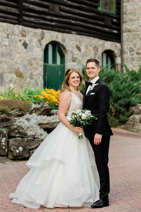 Gorgeous Wedding at the Fairmont Le Château, Montebello