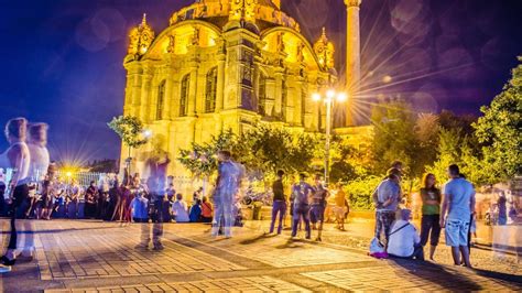 Hotels near Ortakoy Square (Istanbul) from $25/night - KAYAK