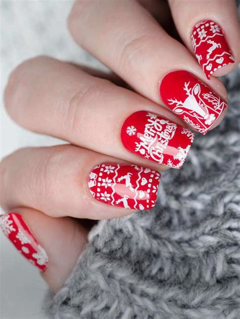 10 Short Christmas Nails Designs - Styles Redefined