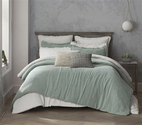 #BeddingSetsOnlineIndia #CoolBEDDINGSETS | Sage green bedroom, Grey green bedrooms, Sage bedroom