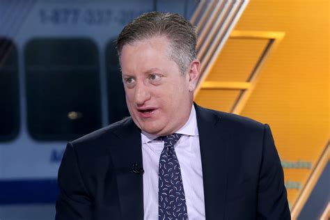 Even 'Big Short' Steve Eisman is giving up on betting against Tesla - CNBC | Singkat Singkat Saja