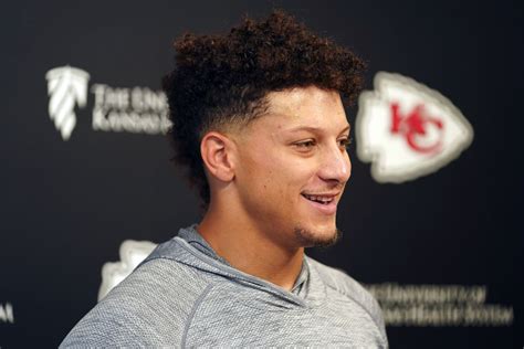 Chiefs Salary Cap: Patrick Mahomes new deal pays more now, adds options ...