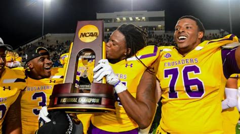 Mary Hardin-Baylor beats Mount Union in Stagg Bowl, captures 2018 DIII football championship ...