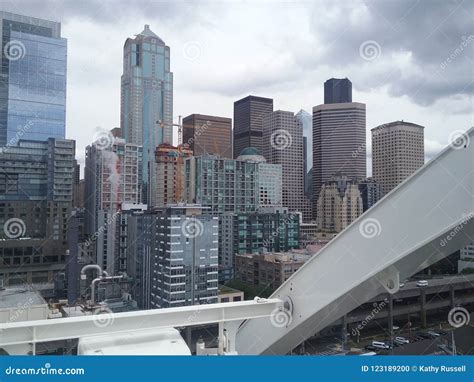 Seattle skyline editorial image. Image of view, wheel - 123189200